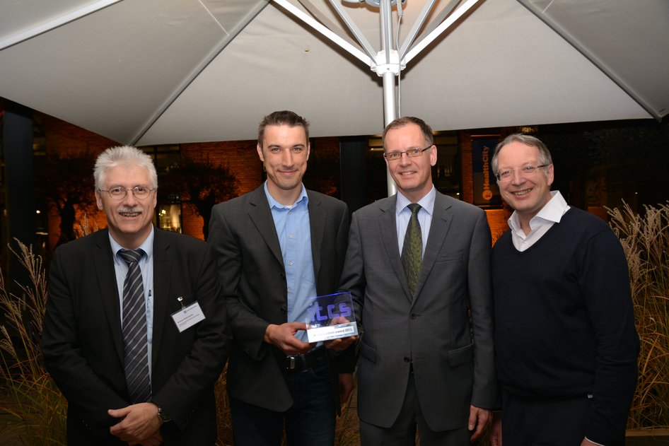 Berthold Radermacher (VDV), Dr. Torsten Franke (IVU), Dr. Claus Dohmen (IVU), Hartmut Reupke (BVG) stehen nebeneinander (v.l.n.r)