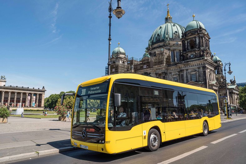 BVG bus in front of the Berlin Cathedral