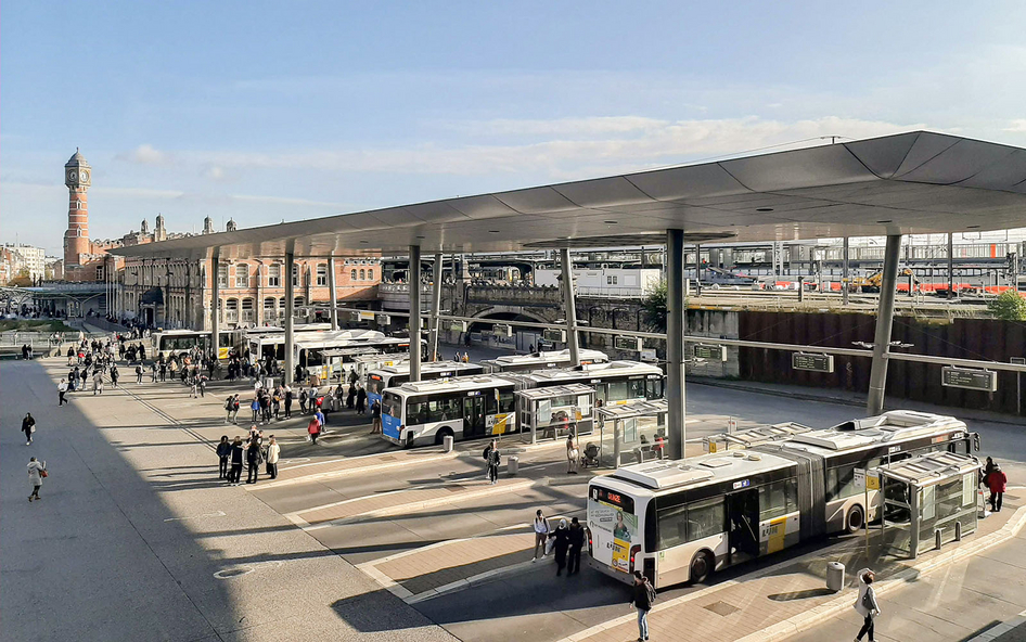 Parking buses at Gent-Sint-Pieters bus station