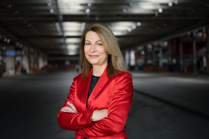 Portraitbild von Alexandra Reinagl, CEO der Wiener Linien