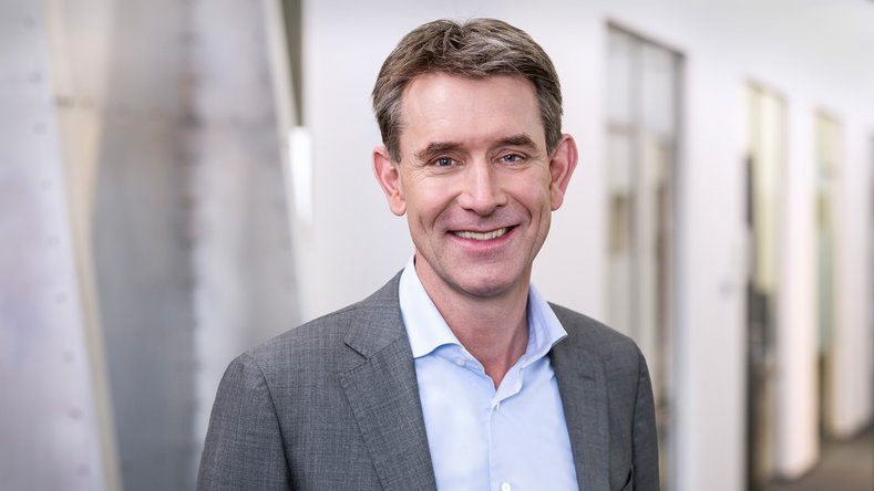 Portrait of Leon Struijk, Chief Operating Officer at IVU Traffic Technologies